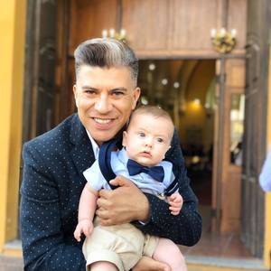 Meet your Posher, Adrian